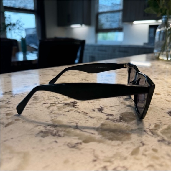 Celine Edge Sunglasses - LOOKING TO TRADE FOR DIFFERENT FRAME SIZE! - Picture 4 of 5